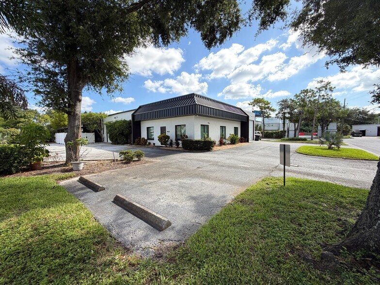 1401 22nd St N, Saint Petersburg, FL à louer - Photo de l’immeuble – Image 2 sur 29
