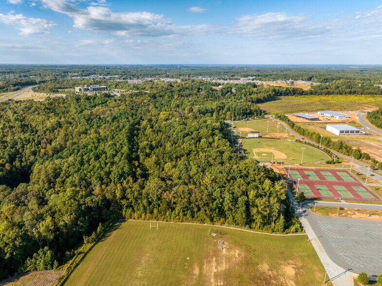 Allen Station dr, Charlotte, NC à vendre - Photo de l’immeuble – Image 2 sur 10