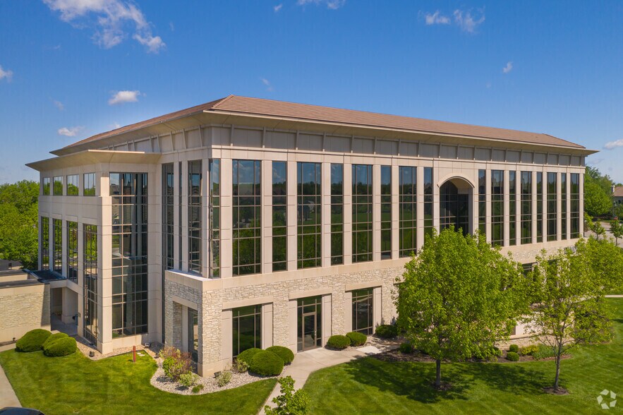5000 W 134th St, Leawood, KS à louer - Photo de l’immeuble – Image 2 sur 7