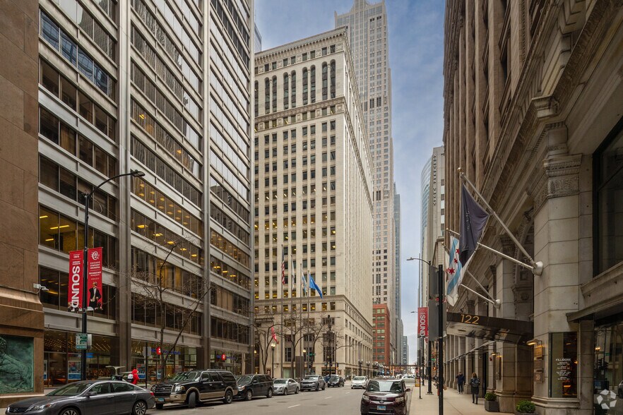 120 S LaSalle St, Chicago, IL à louer - Photo de l’immeuble – Image 2 sur 4