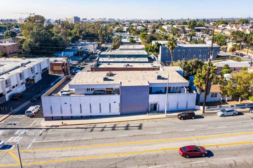 333 Centinela Ave, Inglewood, CA à louer - Photo de l’immeuble – Image 1 sur 8