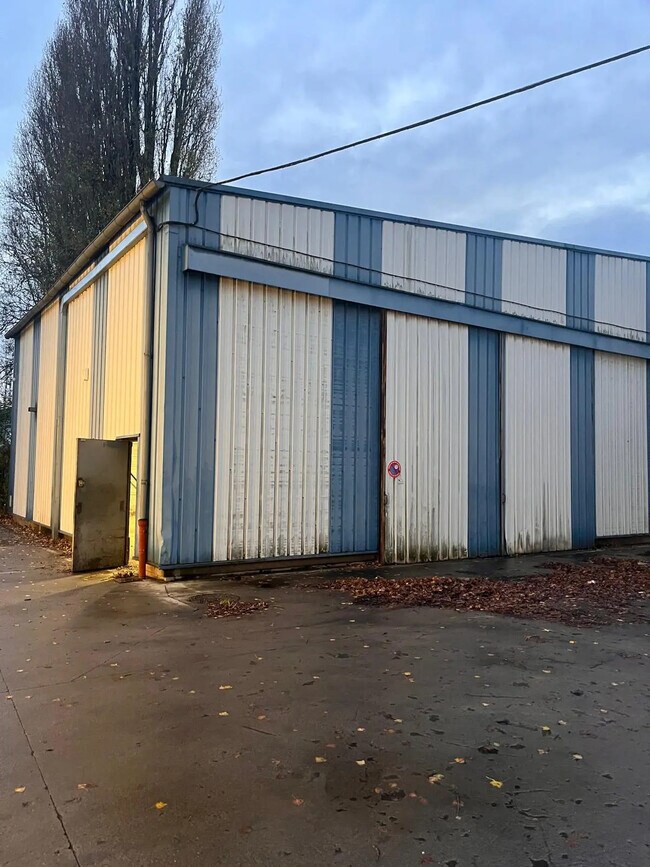 Plus de détails pour Industriel/Logistique à louer