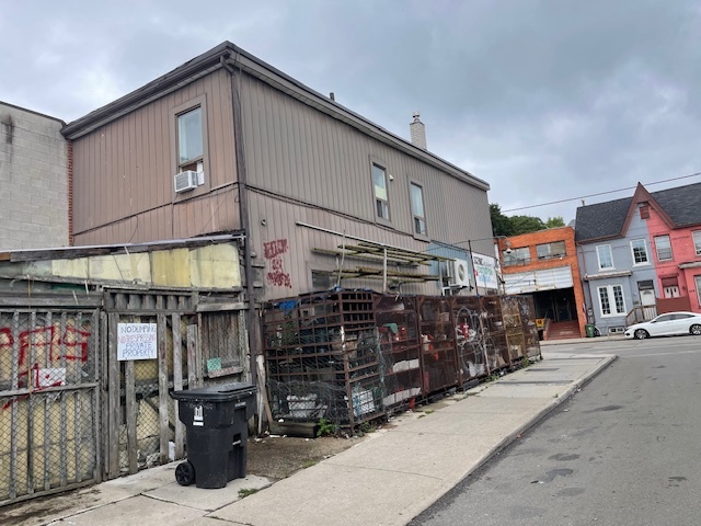 673 Gerrard St E, Toronto, ON à vendre - Photo de l’immeuble – Image 3 sur 8