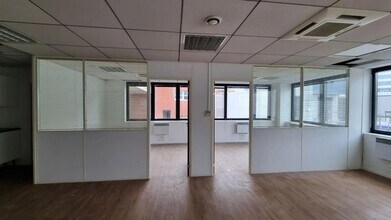 16 Rue Jean Jacques Rousseau, Issy-les-Moulineaux à louer Photo intérieure– Image 2 sur 10