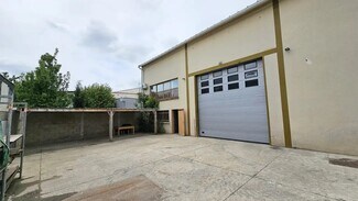 Plus de détails pour Local d'activités à louer