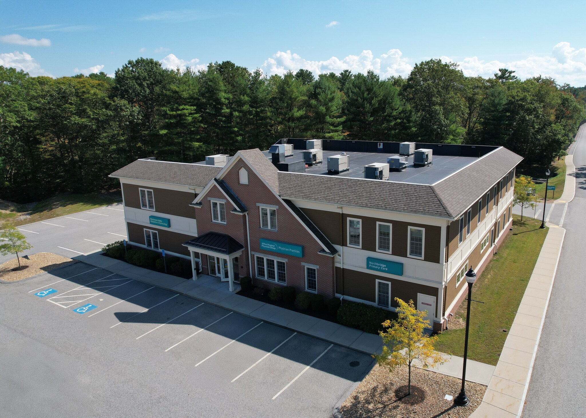 200 Commerce Dr, Northbridge, MA à louer Photo principale– Image 1 sur 4