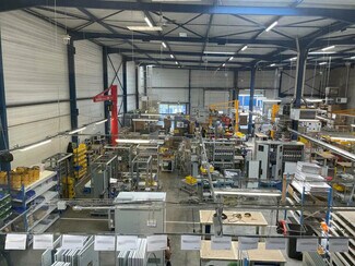 Plus de détails pour Local d'activités à louer