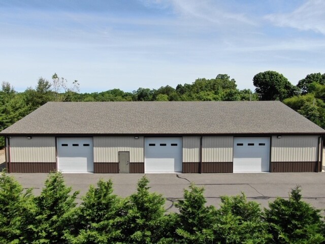 50 N Columbia St, Port Jefferson, NY à louer - Photo principale – Image 1 sur 10