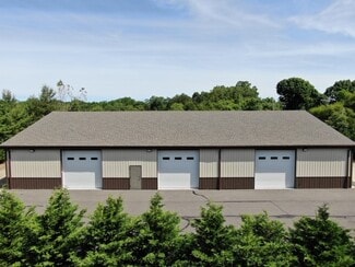Plus de détails pour 50 N Columbia St, Port Jefferson, NY - Industriel/Logistique à louer