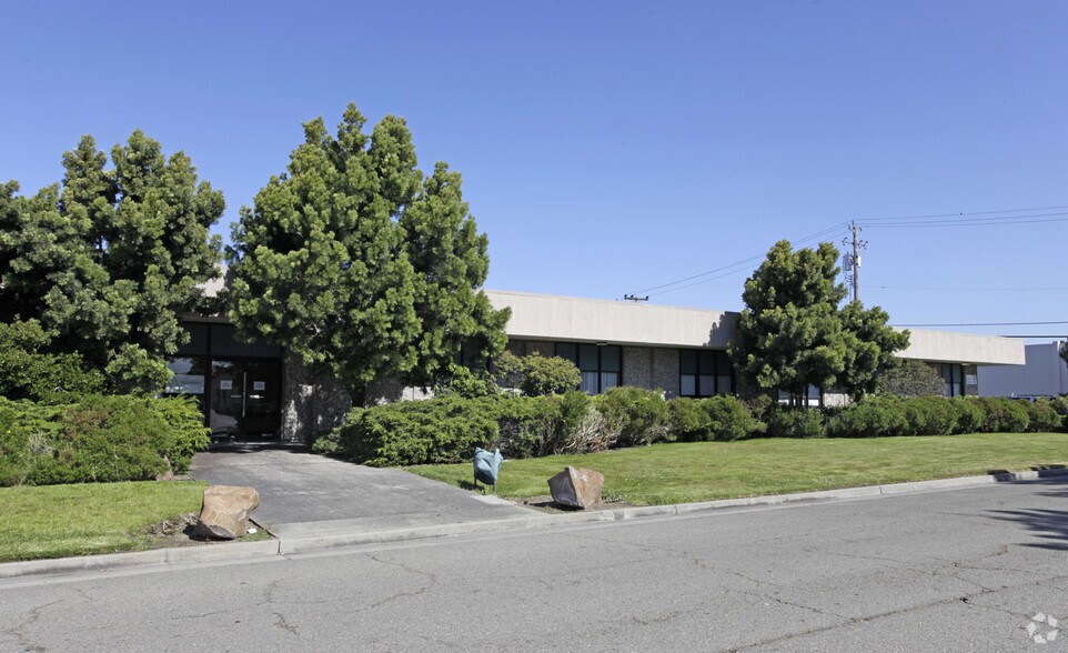 421 Pendleton Way, Oakland, CA à louer - Photo de l’immeuble – Image 2 sur 3