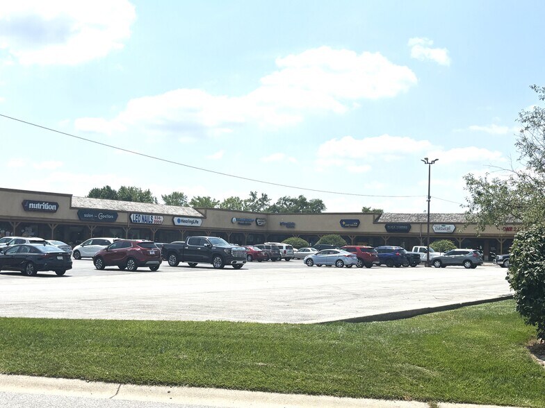 2000-2166 45th St, Highland, IN à louer - Photo de l’immeuble – Image 3 sur 17