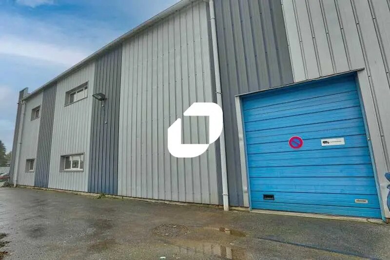 Local d'activités dans Linas à vendre - Photo de l’immeuble – Image 3 sur 14