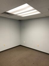 114 Minnesota Ave, Warwick, RI à louer Photo intérieure– Image 1 sur 9