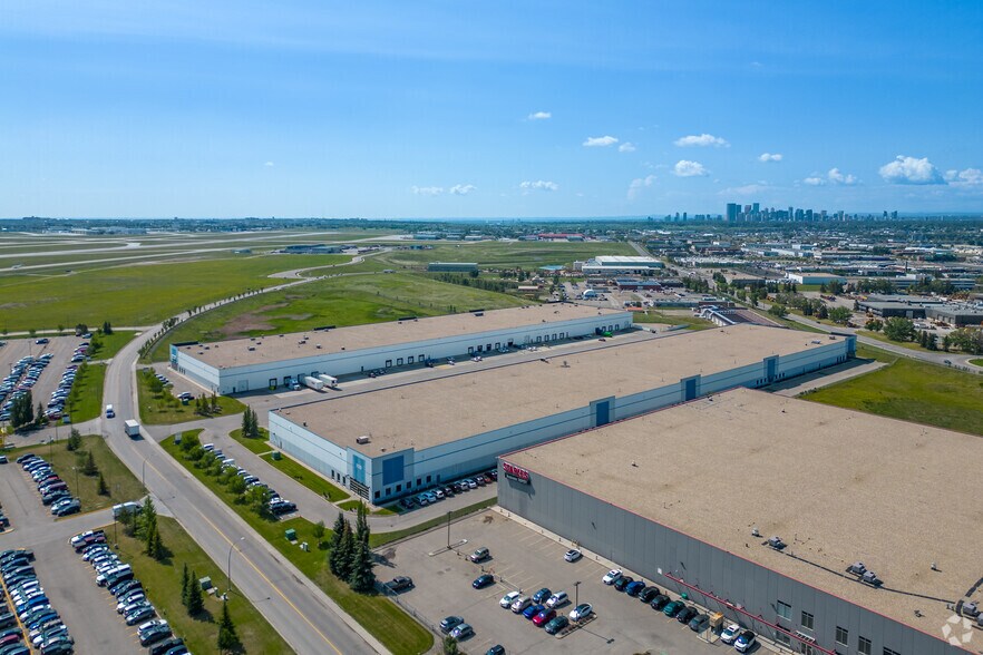 19 Aero Dr NE, Calgary, AB à louer - Aérien – Image 2 sur 7