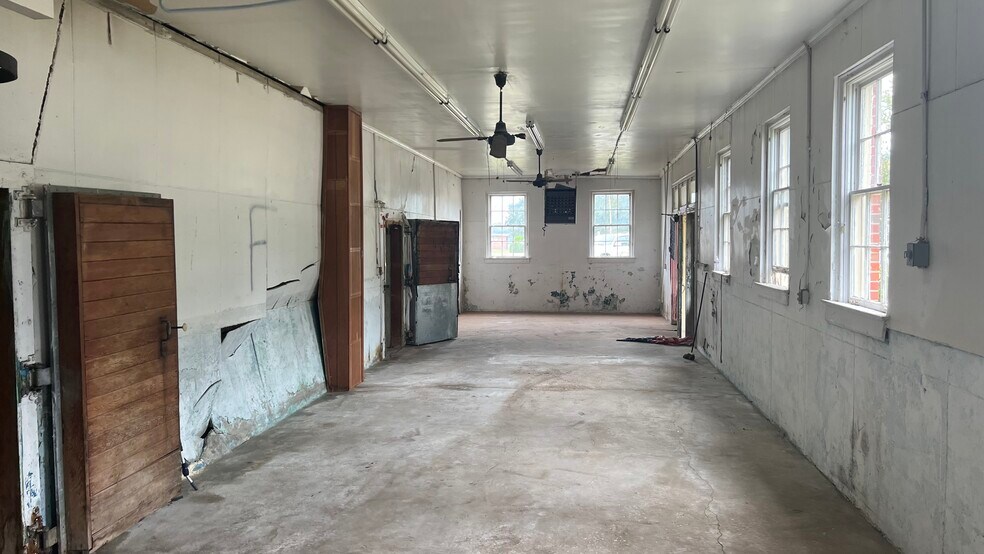 303 N 5th St, Saint Pauls, NC à louer - Photo intérieure – Image 3 sur 10