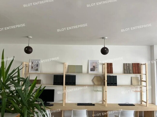 Plus de détails pour Local commercial à louer