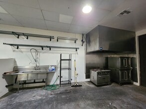 620 N La Brea Ave, Inglewood, CA à louer Photo intérieure– Image 2 sur 9