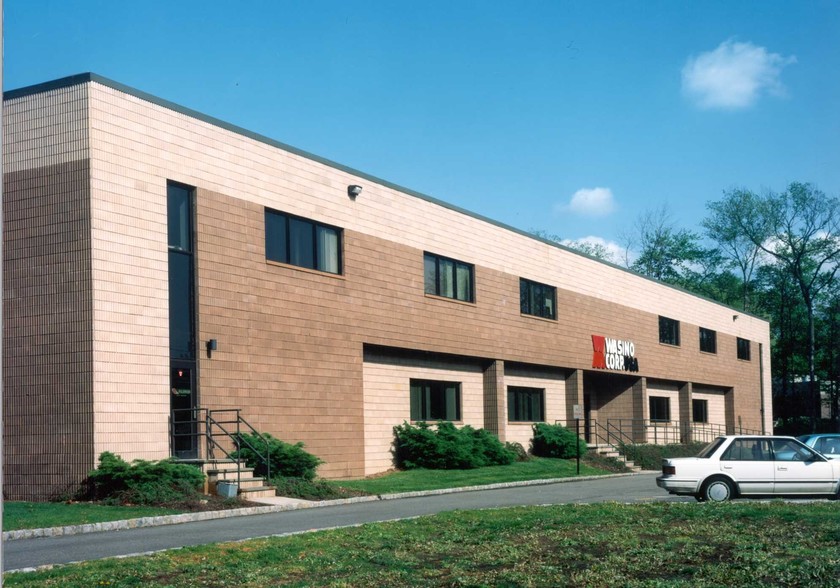6 High Point Dr, Wayne, NJ à louer - Photo de l’immeuble – Image 2 sur 4
