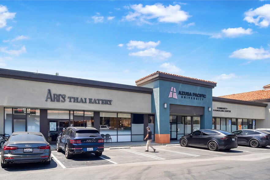 390 N Citrus Ave, Azusa, CA à vendre - Photo de l’immeuble – Image 3 sur 7