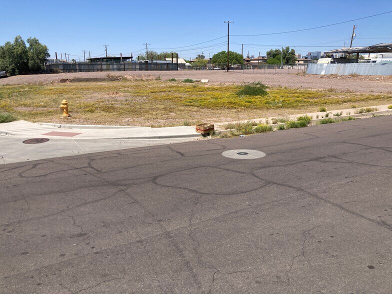 1824 12th St, Phoenix, AZ à vendre - Photo de l’immeuble – Image 2 sur 7