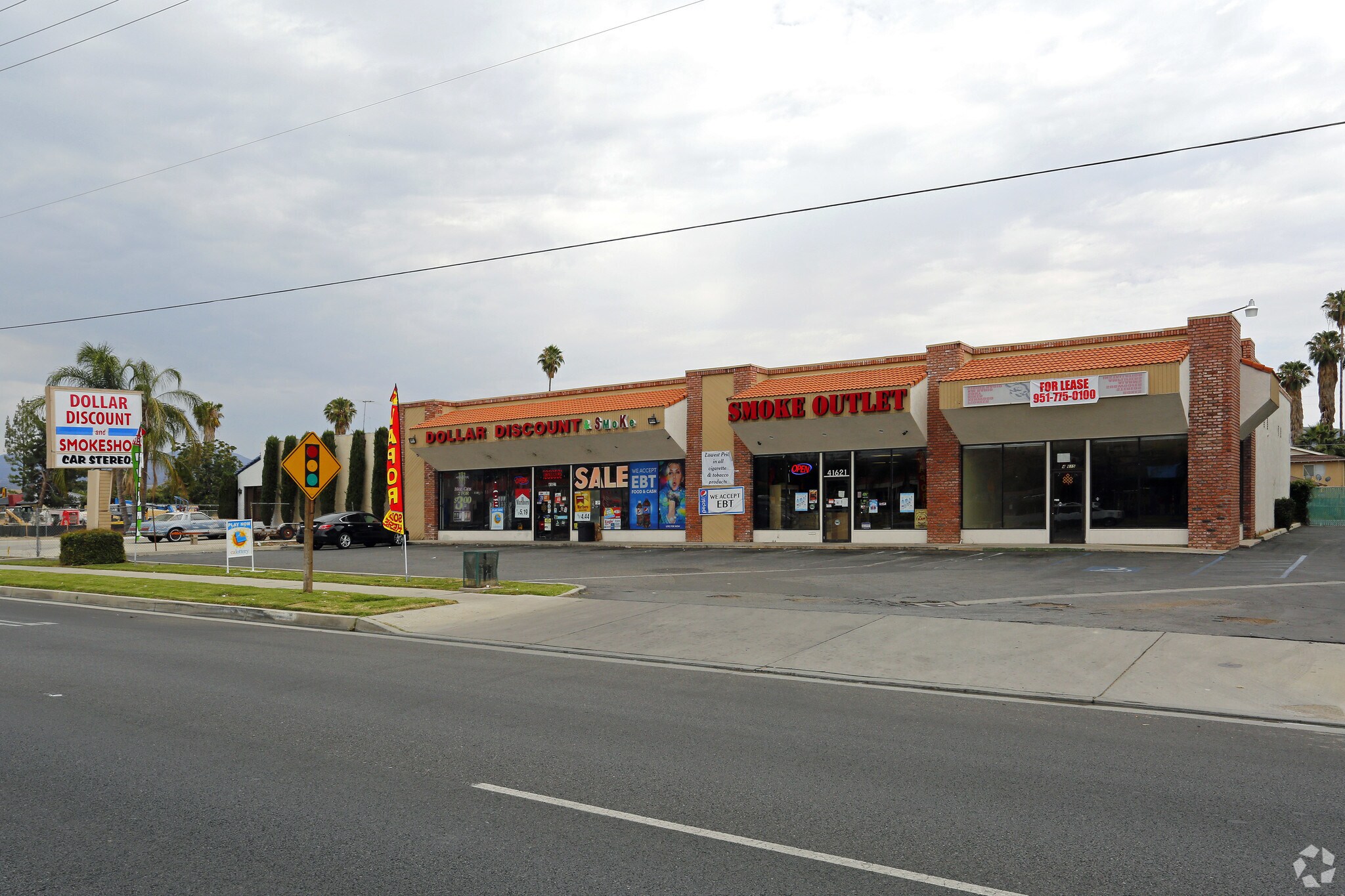 41615-41627 Florida Ave, Hemet, CA à louer Photo principale– Image 1 sur 6