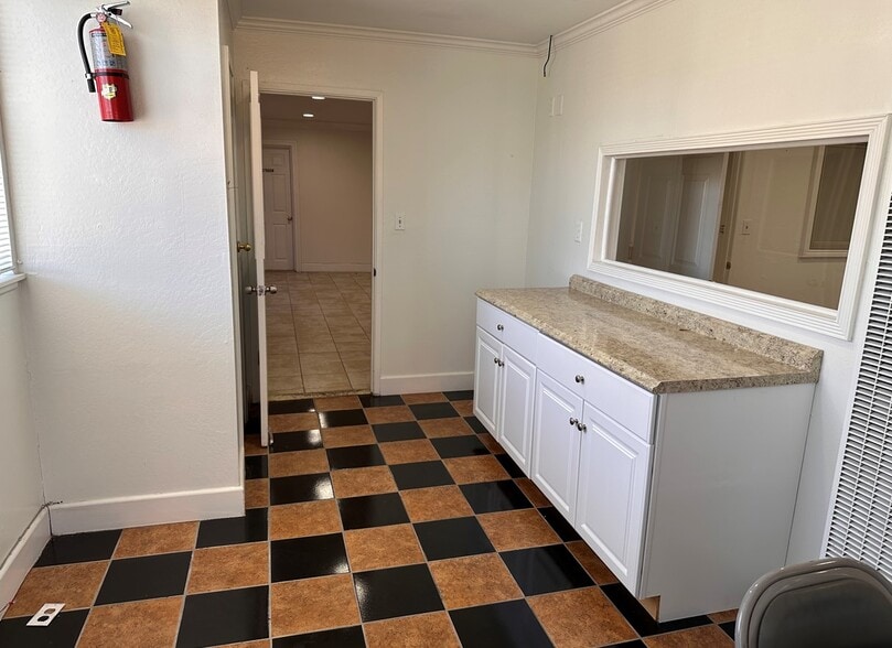 351 N Autumn St, San Jose, CA à vendre - Photo intérieure – Image 3 sur 12