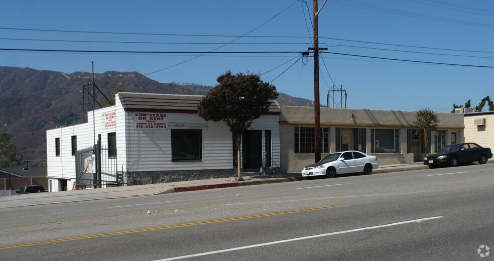 3536 Foothill Blvd, La Crescenta, CA à louer - Photo principale – Image 1 sur 20