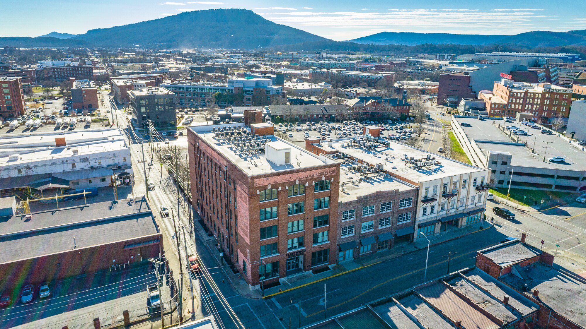 232 E 11th St, Chattanooga, TN à louer Photo principale– Image 1 sur 77