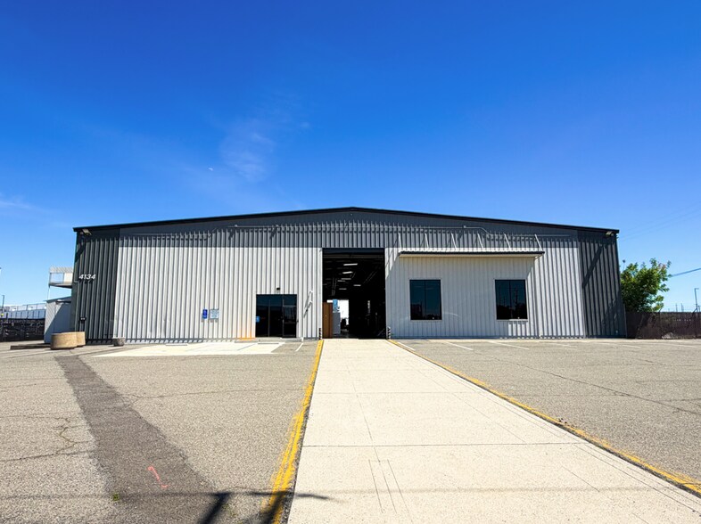 4134 Forcum Ave, Mcclellan, CA à louer - Photo de l’immeuble – Image 2 sur 4