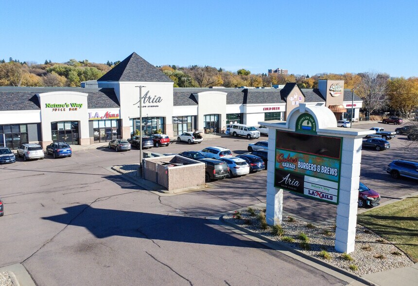 2530 S Louise Ave, Sioux Falls, SD à louer - Photo de l’immeuble – Image 3 sur 3