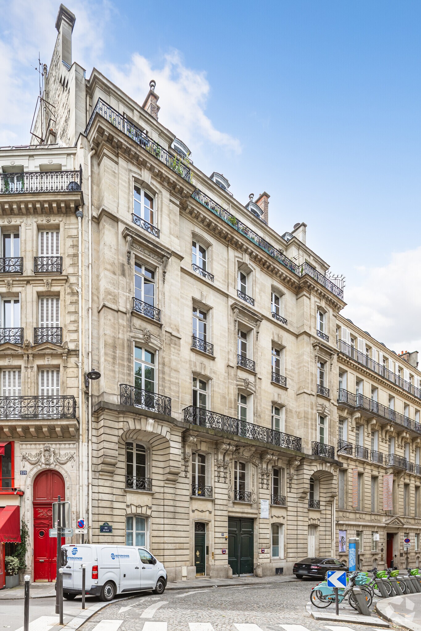 119 Rue De Lille, Paris à louer Photo de l’immeuble– Image 1 sur 3