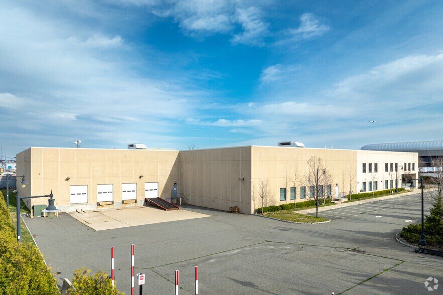 600 Guyon Dr, Harrison, NJ à vendre - Photo de l’immeuble – Image 3 sur 10