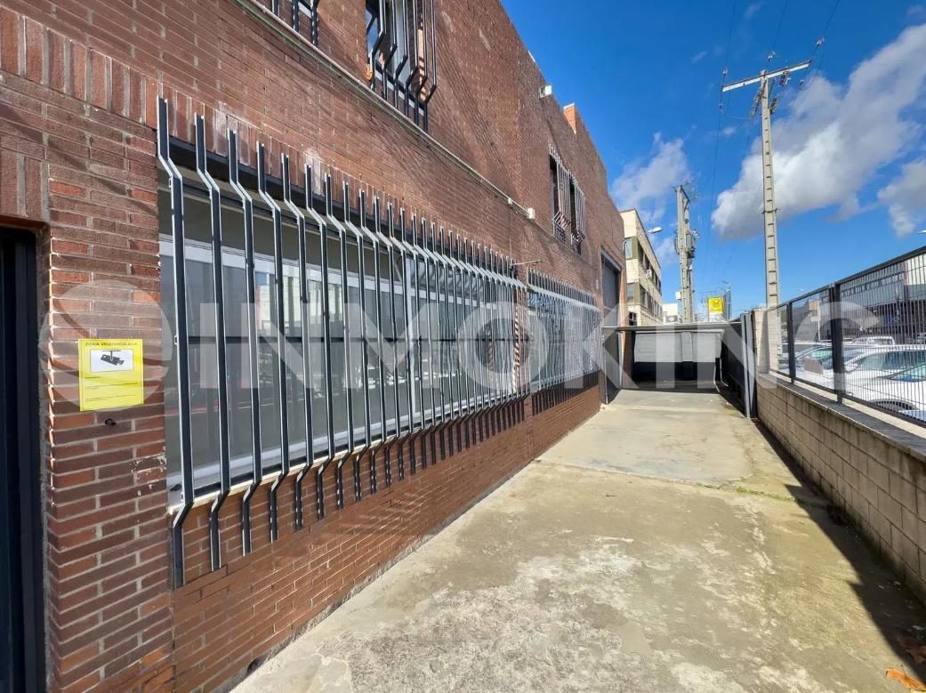Industriel/Logistique dans Pinto, Madrid à louer Photo principale– Image 1 sur 15