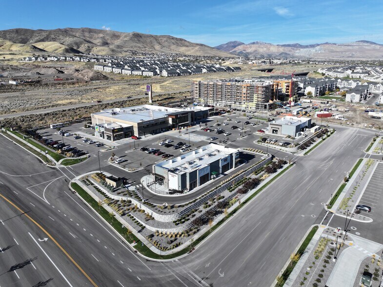 14787 S Academy Pky, Herriman, UT à louer - Photo de l’immeuble – Image 2 sur 9
