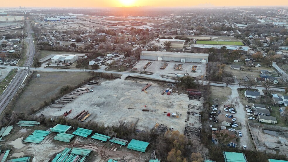 1430 Miles st, Houston, TX à louer - Photo de l’immeuble – Image 2 sur 5