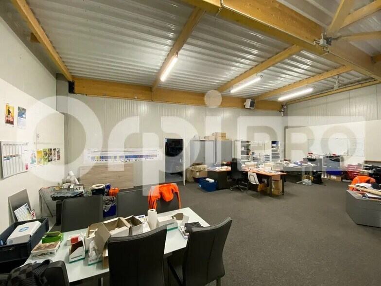 Local d’activités dans Saint-Jean-de-la-Neuville à louer - Photo intérieure – Image 3 sur 8