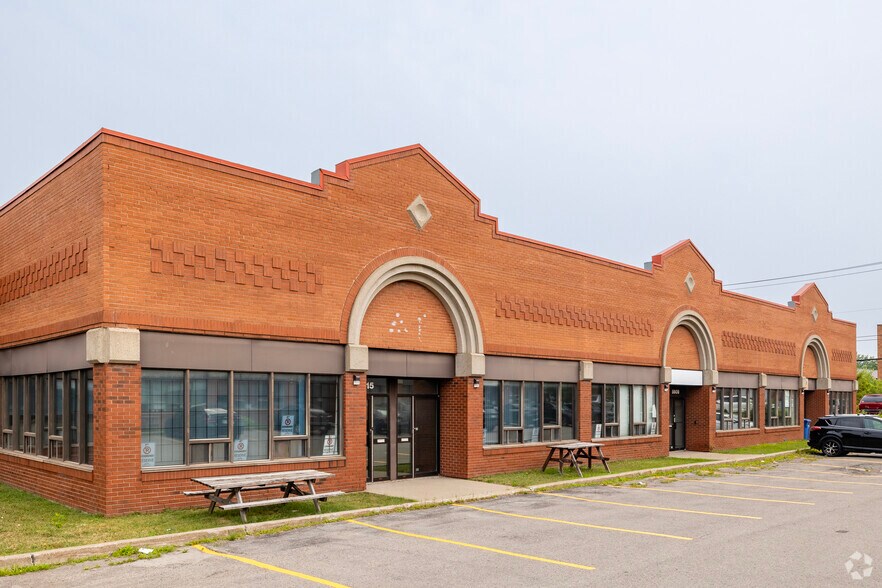8605-8639 Ch Dalton, Mt Royal, QC à louer - Photo principale – Image 1 sur 4
