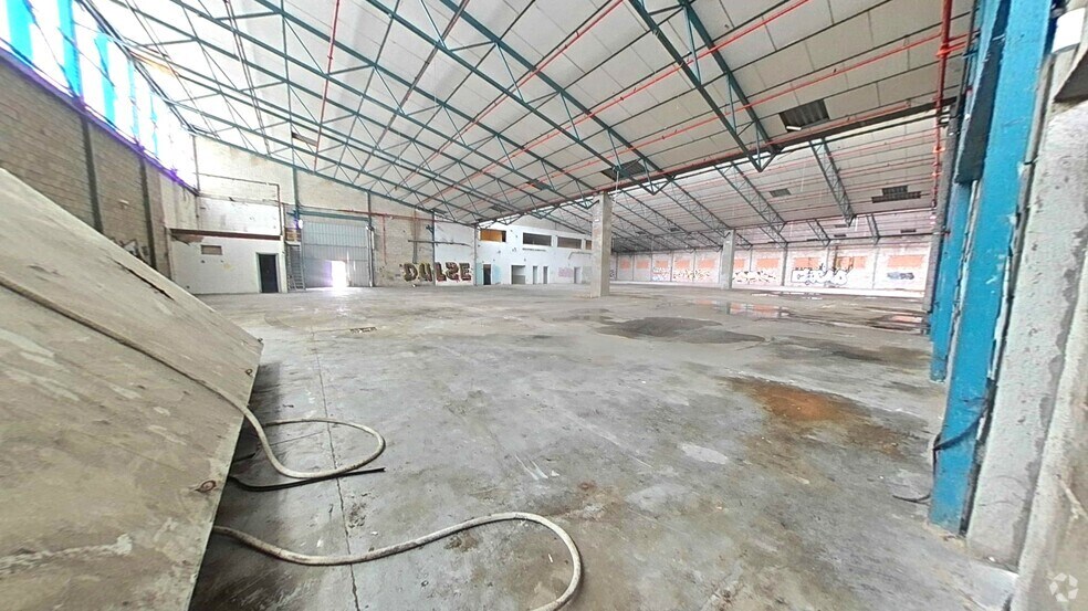 Industriel/Logistique dans Alcalá de Henares, Madrid à vendre - Photo de l’immeuble – Image 3 sur 9