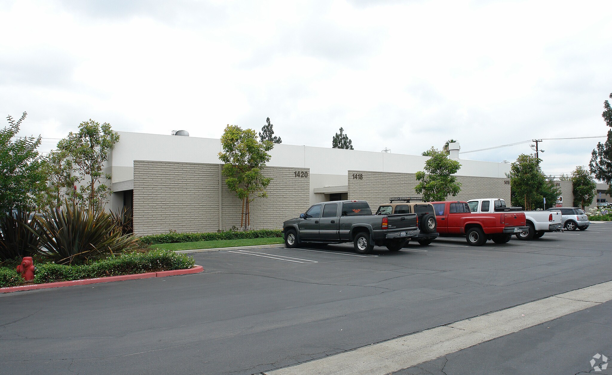 1414-1420 N Batavia St, Orange, CA à louer Photo principale– Image 1 sur 7