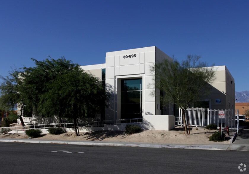 30695 Hill St, Thousand Palms, CA à louer - Photo principale – Image 1 sur 4