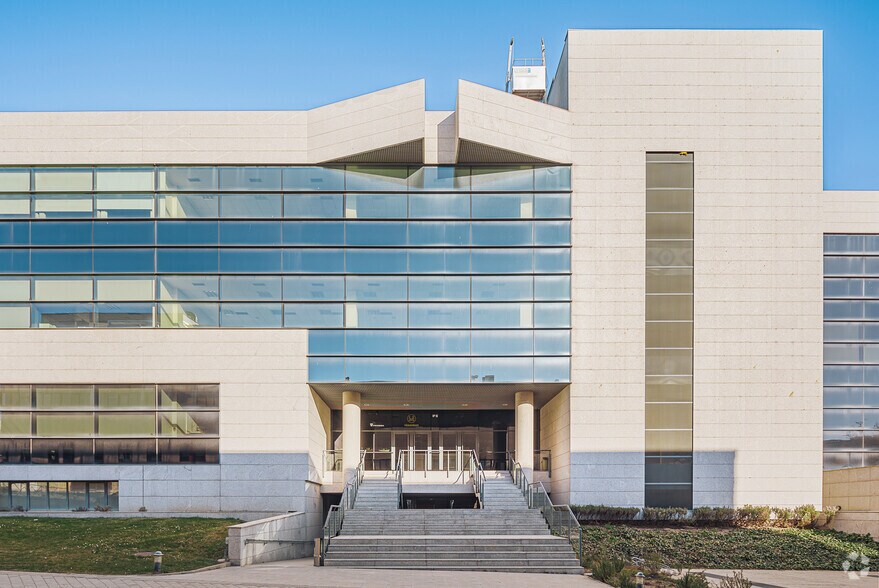 Bureau dans Alcobendas, Madrid à louer - Photo de l’immeuble – Image 3 sur 4