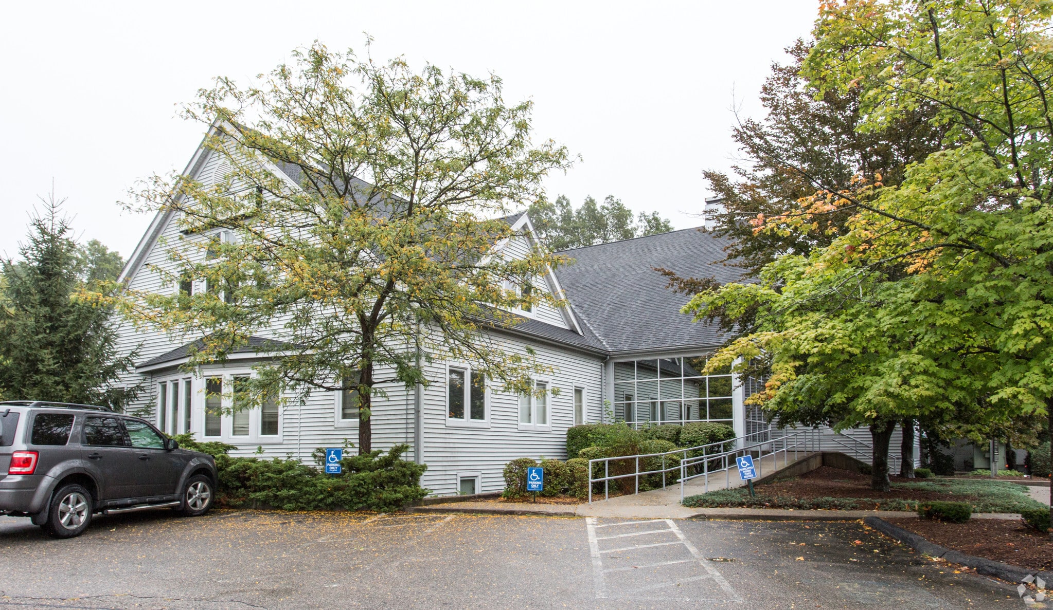 425 Pleasant St, Brockton, MA à louer Photo principale– Image 1 sur 17