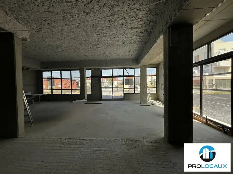 Local commercial dans Venette à vendre - Photo intérieure – Image 3 sur 6