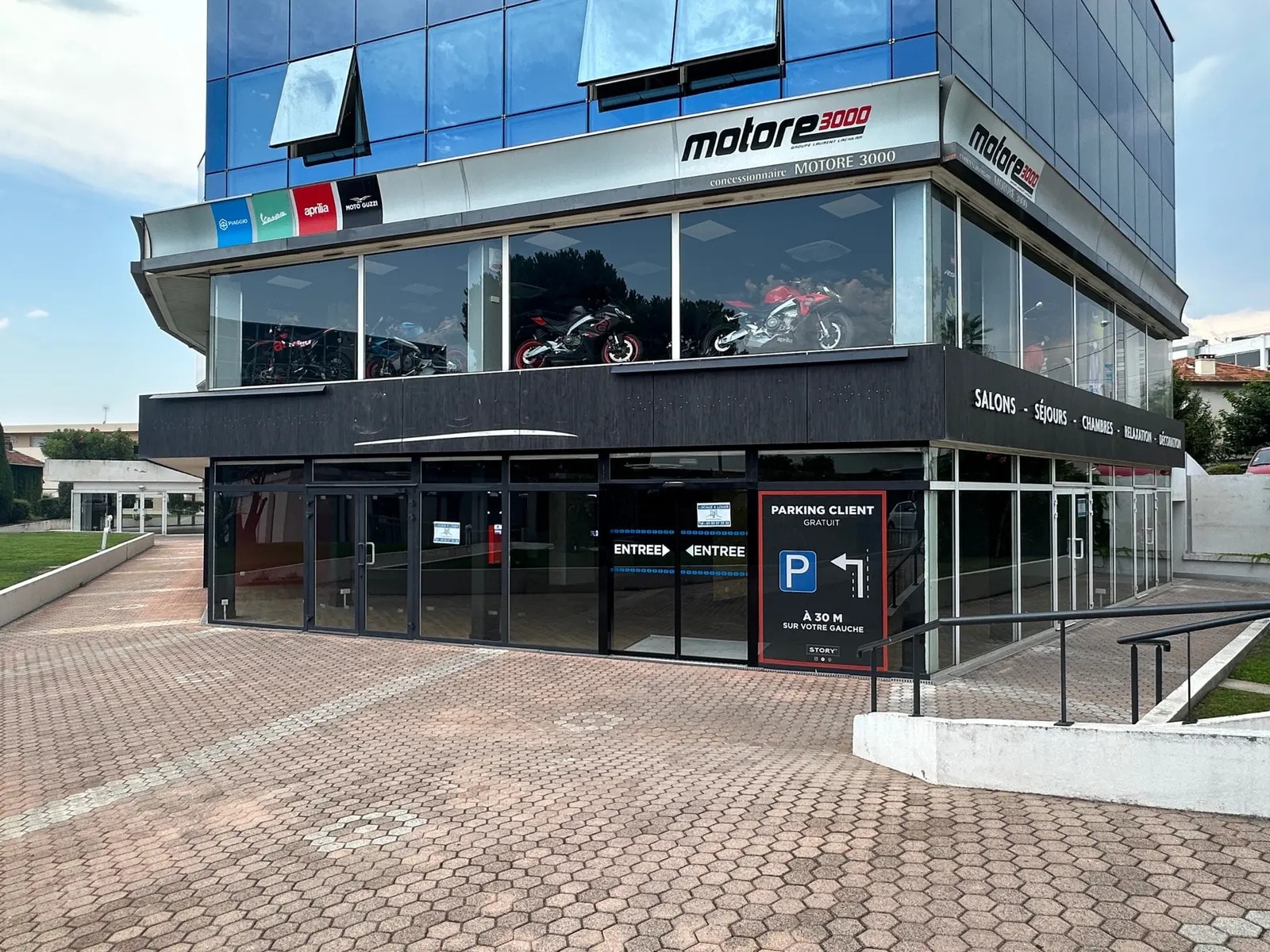 120 Avenue Eugène Donadei, Saint-Laurent-du-Var à louer Photo de l’immeuble– Image 1 sur 8