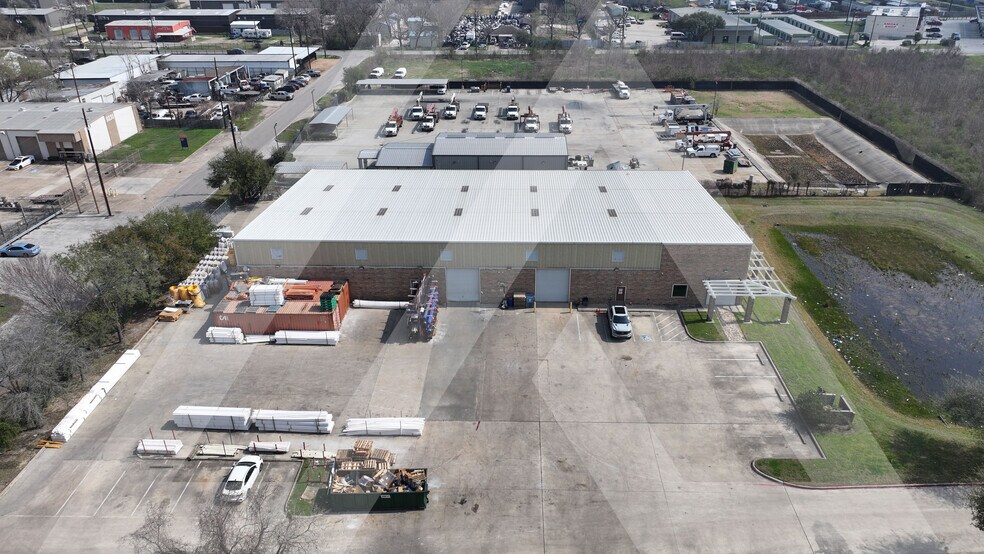 9424 W Little York Rd, Houston, TX à louer - Photo de l’immeuble – Image 3 sur 6