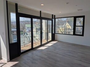 51 Main St, New Paltz, NY à louer Photo intérieure– Image 2 sur 10