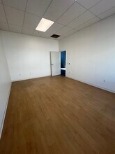 7037 Twin Hills Ave, Dallas, TX à louer Photo intérieure– Image 1 sur 10