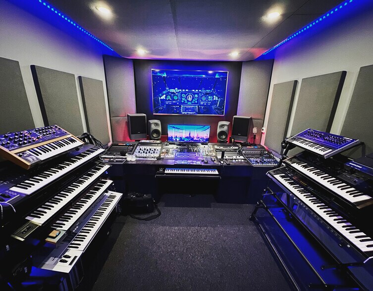 8685 Venice Blvd, Los Angeles, CA à louer - Photo de l’immeuble – Image 2 sur 9