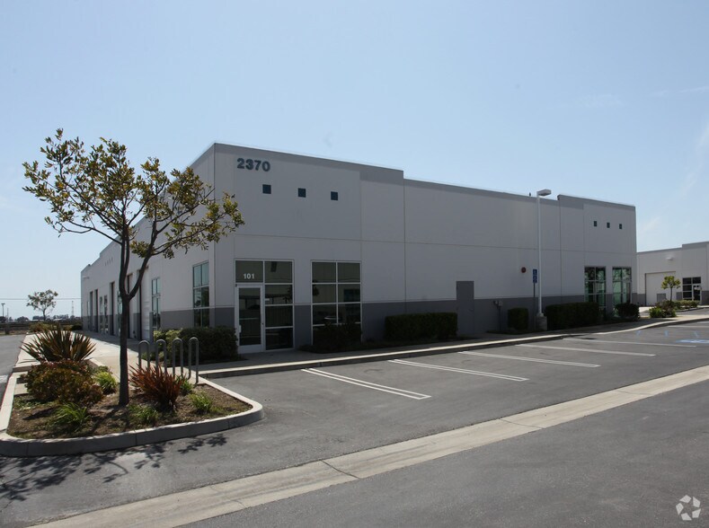 2370 Eastman Ave, Oxnard, CA à louer - Photo de l’immeuble – Image 2 sur 3