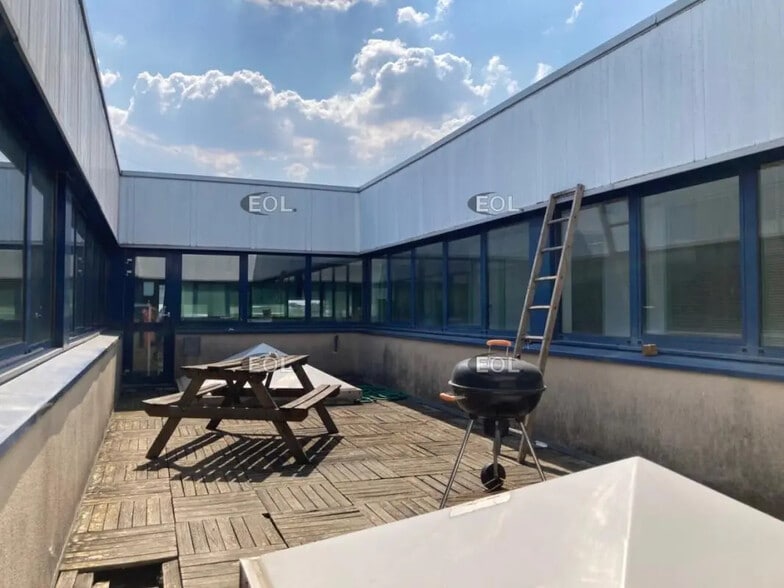 Local d'activités dans Boissy-Saint-Léger à vendre - Photo de l’immeuble – Image 3 sur 14